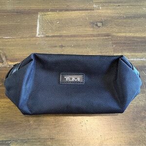 TUMI Delta Toiletry Pouch Travel Carryon Case Black Logo Small